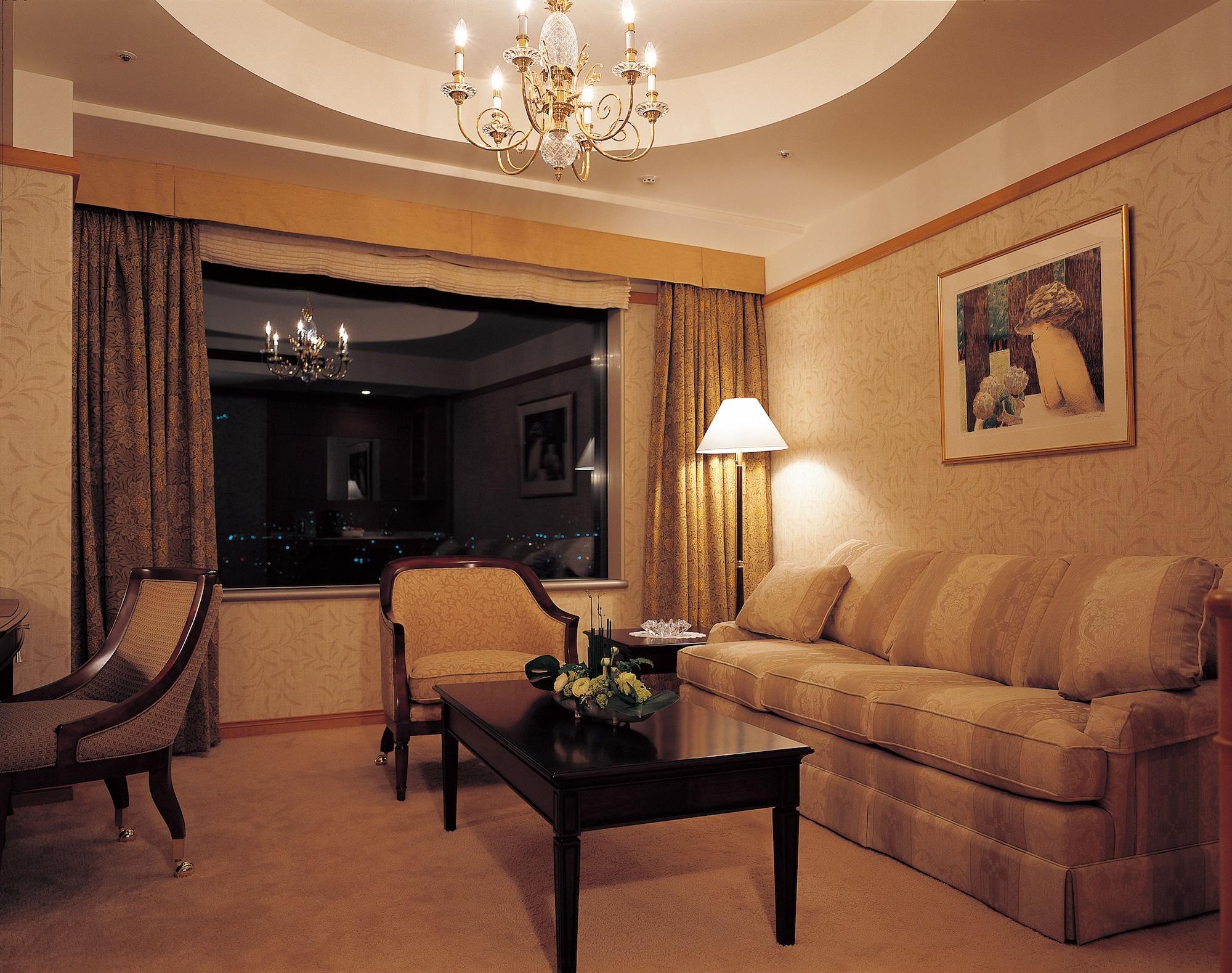 Sapporo Prince Hotel المظهر الخارجي الصورة A living room in a suite at the Mandarin Oriental, Tokyo