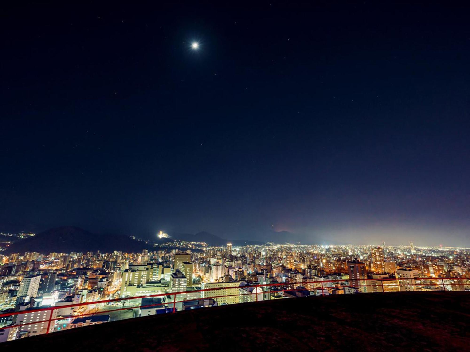 Sapporo Prince Hotel المظهر الخارجي الصورة View of Athens at night