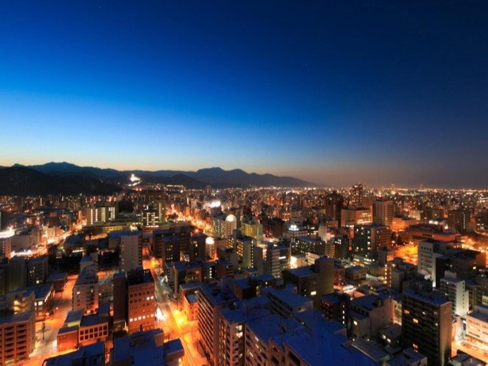 Sapporo Prince Hotel المظهر الخارجي الصورة Santiago skyline at night