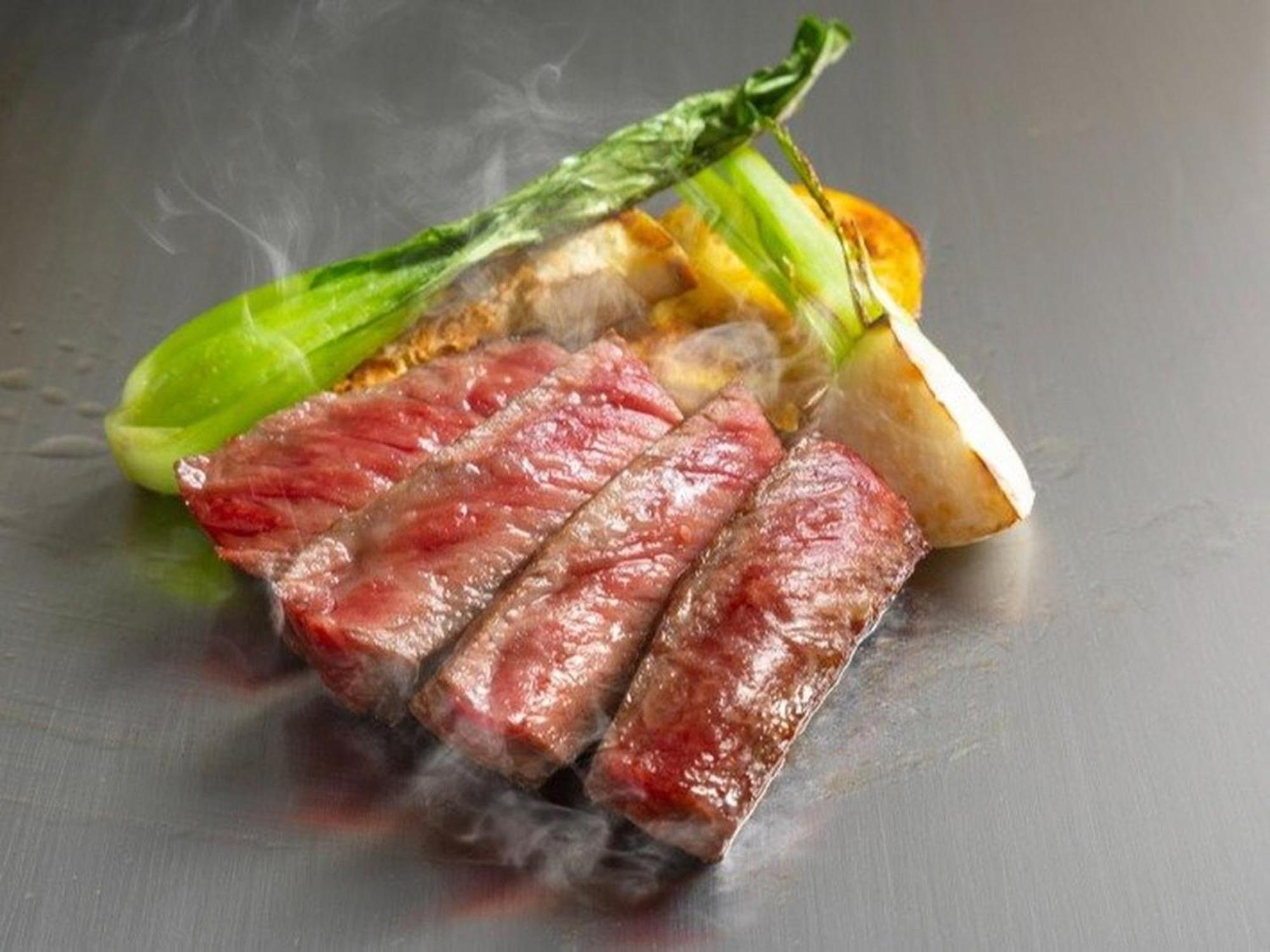 Sapporo Prince Hotel المظهر الخارجي الصورة A steak prepared using the cooking technique of sous-vide