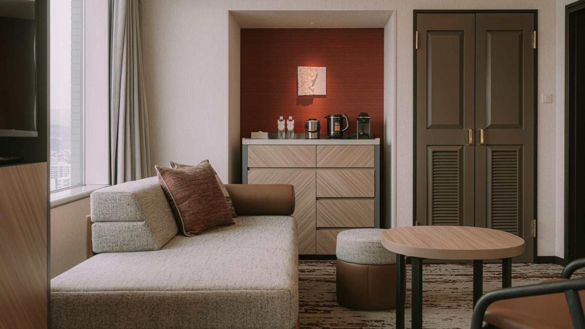 Sapporo Prince Hotel المظهر الخارجي الصورة A coffee station in a hotel room